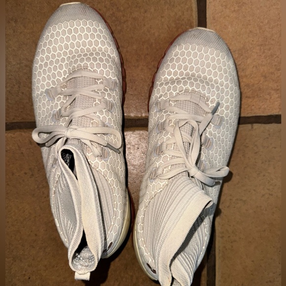 Under Armour Running Shoes Bluetooth - Picture 2 of 6